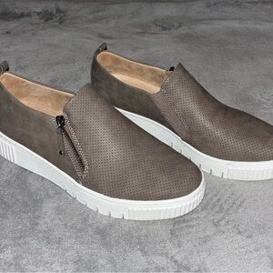 SOUL Naturalizer Brown Slip-On Sneakers Women’s 8.5